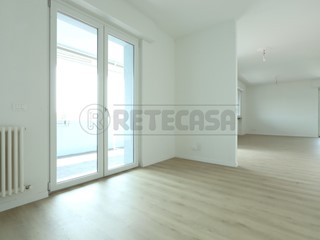 Appartamento in Affitto a Vicenza, 1'350€, 177 m², con Box