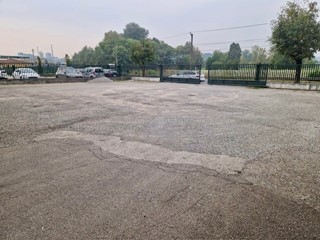 Capannone in Vendita a Erba, 750'000&euro;, 1500 m²