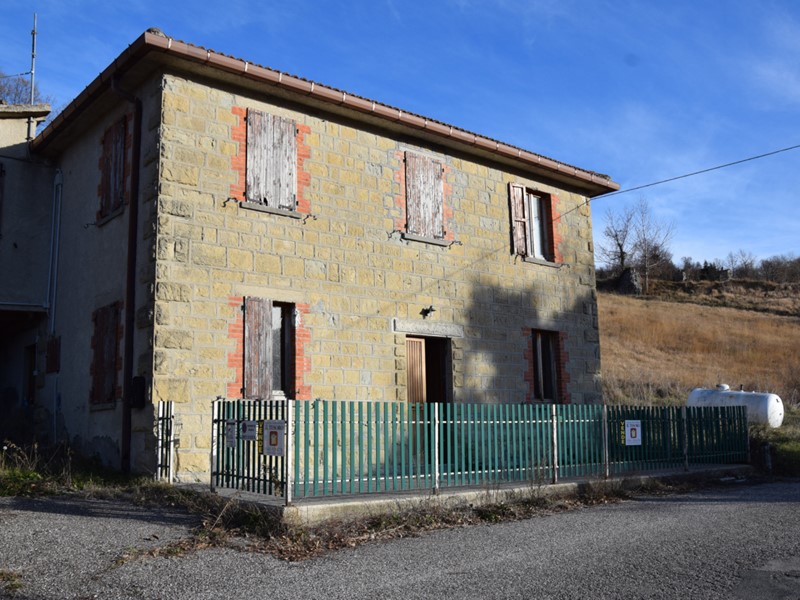 Casa Indipendente in Vendita a Pennabilli, zona Vicinanze, 98'000&euro;, 180 m², con Box