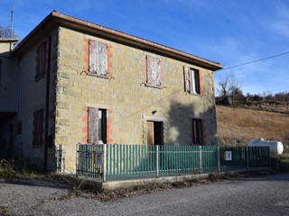 Casa Indipendente in Vendita a Pennabilli, zona Vicinanze, 98'000€, 180 m², con Box