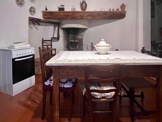 Trilocale in Affitto a Montalcino, zona Montisi, 450€, 60 m², arredato