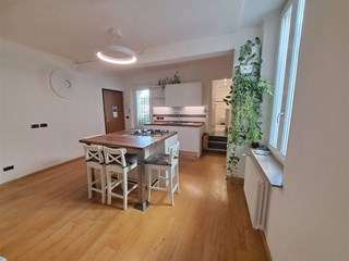 Quadrilocale in Vendita a Parma, zona Strada Giovanni Inzani 15, 235'000&euro;, 91 m²