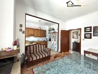 Quadrilocale in Vendita a Poggio Mirteto, 79'000&euro;, 90 m²