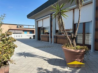 Quadrilocale in Vendita a Carrara, 345'000€, 125 m²