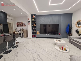 Appartamento in Vendita a Cavallino, zona Castromediano, 650'000€, 213 m², arredato