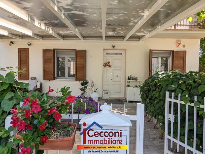 Appartamento in Vendita a Cerreto Guidi, 250'000€, 110 m², con Box