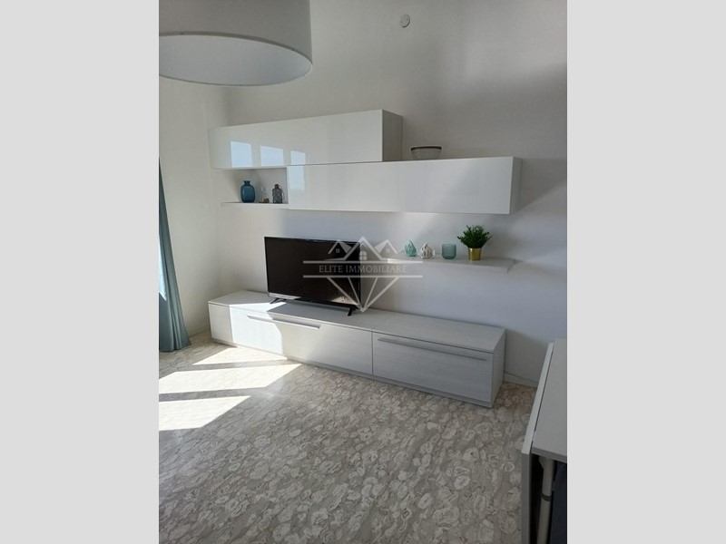 Appartamento in Affitto a Massa, 1'300€, 80 m², arredato