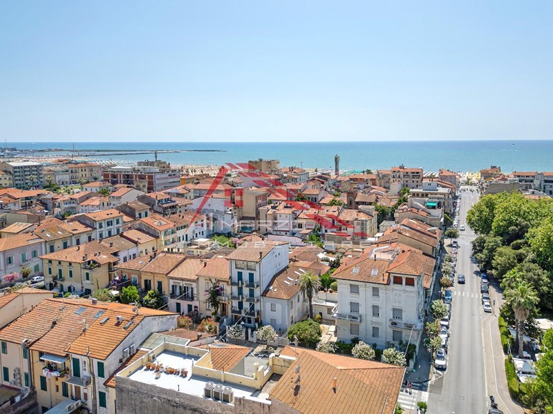 Casa Indipendente in Vendita a Viareggio, 620'000€, 193 m², arredato