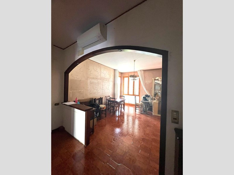 Quadrilocale in Vendita a Empoli, 240'000€, 100 m², con Box