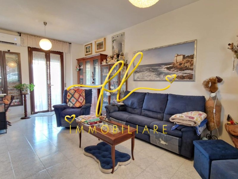 Villetta a schiera in Vendita a Rosignano Marittimo, zona Gabbro, 172'000€, 98 m², con Box