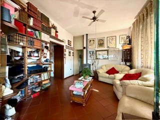 Appartamento in Vendita a Viareggio, 240'000€, 105 m²