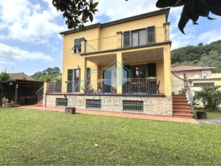 Villa in Vendita a Arcola, 325'000€, 180 m²