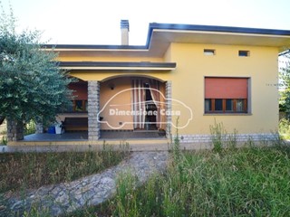 Villa in Vendita a Capannori, zona Marlia, 350'000€, 160 m²