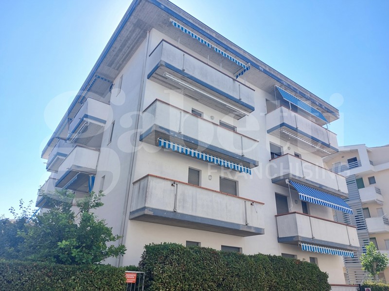 Trilocale in Vendita a Alba Adriatica, 135'000€, 60 m², arredato