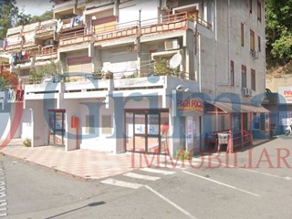 Negozio in Vendita a Messina, 610'000€, 720 m²