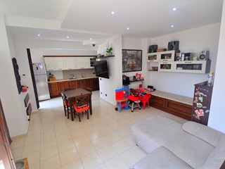 Trilocale in Vendita a Buscate, 190'000€, 110 m²