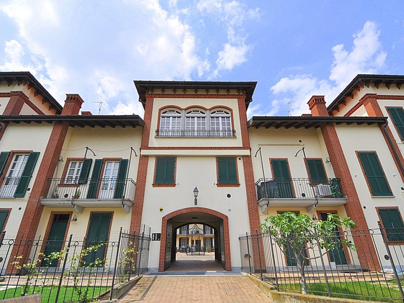 Appartamento in Vendita a Mesero, 395'000€, 233 m²