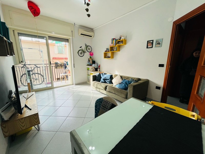 Bilocale in Vendita a Napoli, 90'000€, 50 m²