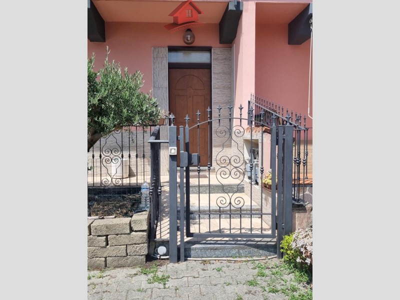 Casa Semi Indipendente in Vendita a Mezzago, 180'000€, 133 m²