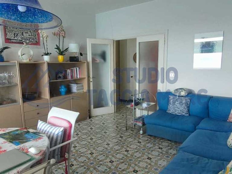 Trilocale in Vendita a Ospedaletti, 300'000€, 80 m²