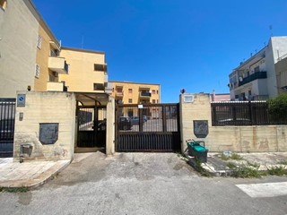Quadrilocale in Vendita a Bari, zona Carbonara, 132'000€, 95 m²