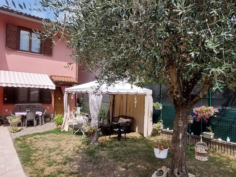 Casa Semi Indipendente in Vendita a Mulazzo, 125'000€, 127 m²