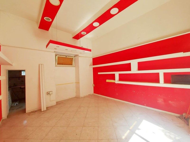 Negozio in Affitto a Afragola, 350€, 30 m²