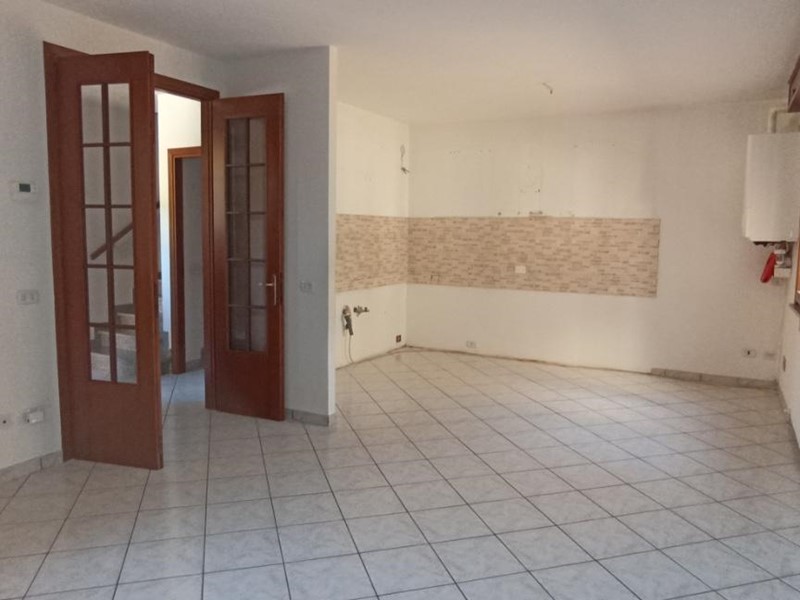 Casa Semi Indipendente in Vendita a Gattatico, zona Praticello, 245'000€, 240 m², con Box