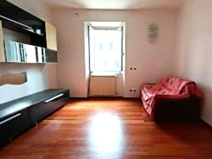 Trilocale in Vendita a Carrara, zona Avenza, 90'000€, 49 m², arredato