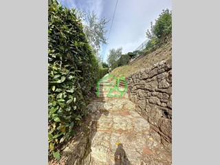 Casa di corte in Vendita a Camaiore, zona Orbicciano, 225'000&euro;, 150 m², arredato