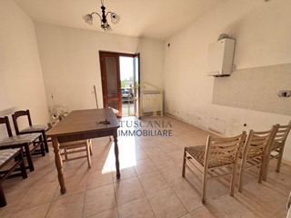 Bilocale in Vendita a Colle di Val D'Elsa, zona Gracciano Dell'elsa, 95'000€, 42 m²