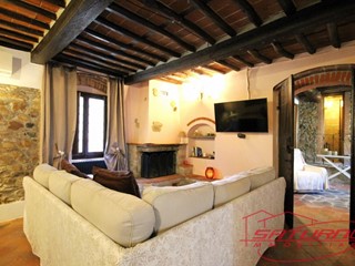 Casa Indipendente in Vendita a Capannori, zona San Ginese, 260'000€, 190 m², arredato
