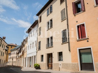 Villetta a schiera in Vendita a Belluno, 250'000€, 246 m²