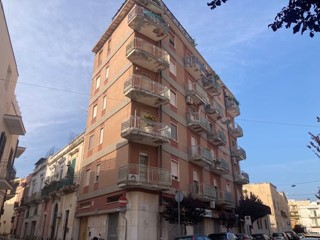 Negozio in Vendita a Brindisi, 250'000€, 148 m²