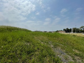 Terreno industriale in Vendita a Pagnacco, 60'000€, 690 m²