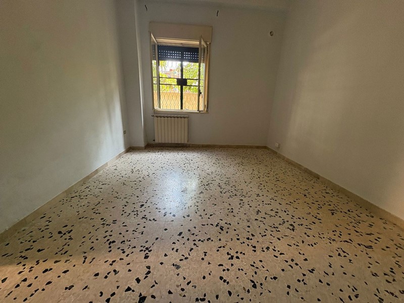 Trilocale in Vendita a Messina, 75'000€, 100 m²