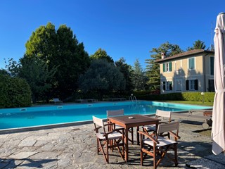 Casa Semi Indipendente in Vendita a Orsenigo, 680'000€, 207 m², con Box