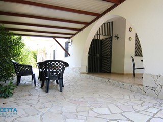 Casa Indipendente in Affitto a Leporano, zona Gandoli, 650€, 80 m², arredato