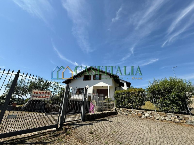 Casa Indipendente in Vendita a Rueglio, 297'000€, 150 m²