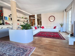 Casa Semi Indipendente in Vendita a Prato, 530'000€, 200 m², con Box