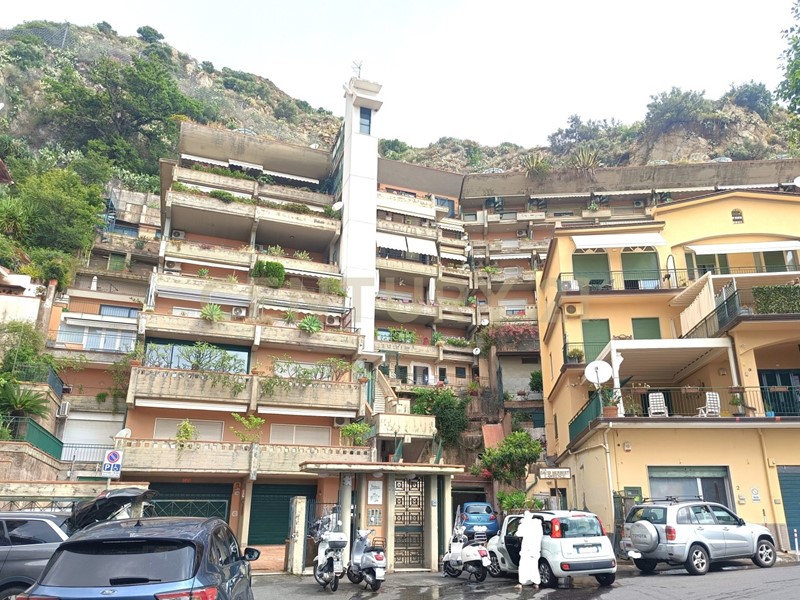 Appartamento in Affitto a Taormina, 4'000€, 70 m², arredato