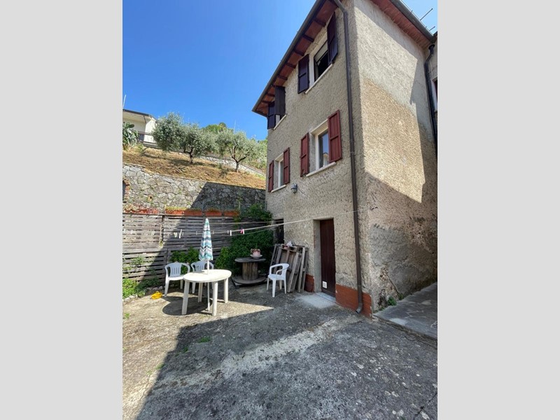 Casa Semi Indipendente in Vendita a Stazzema, zona Retignano, 129'000€, 75 m²