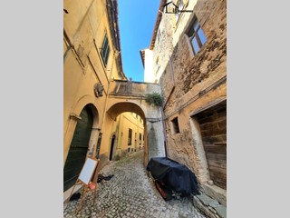 Quadrilocale in Vendita a Casperia, 38'000&euro;, 178 m²