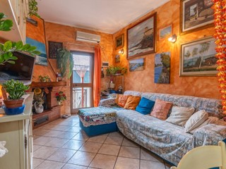 Bilocale in Vendita a Vicopisano, zona San Giovanni Alla Vena, 85'000€, 40 m²