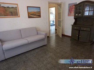 Trilocale in Vendita a Massa, zona Marina di Massa, 270'000&euro;, 70 m², arredato, con Box