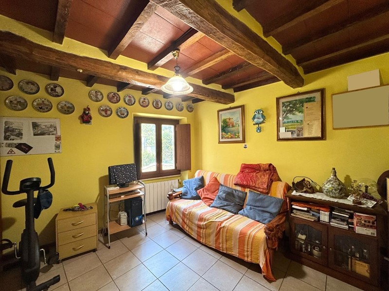 Casa Indipendente in Vendita a Seravezza, zona Basati, 140'000&euro;, 72 m², arredato
