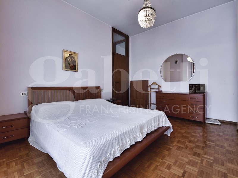 Trilocale in Vendita a Monza, 190'000€, 95 m²