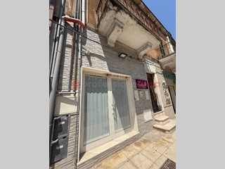 Negozio in Vendita a Pulsano, 115'000€, 150 m²