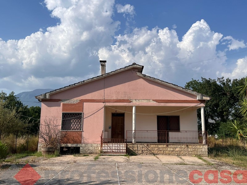 Casa Indipendente in Vendita a Piedimonte San Germano, 78'000€, 120 m²