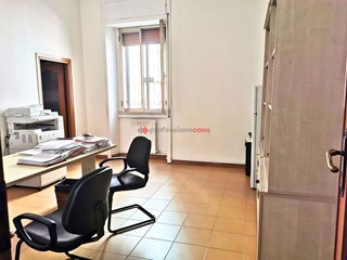 Ufficio in Vendita a Foggia, 159'000&euro;, 230 m²